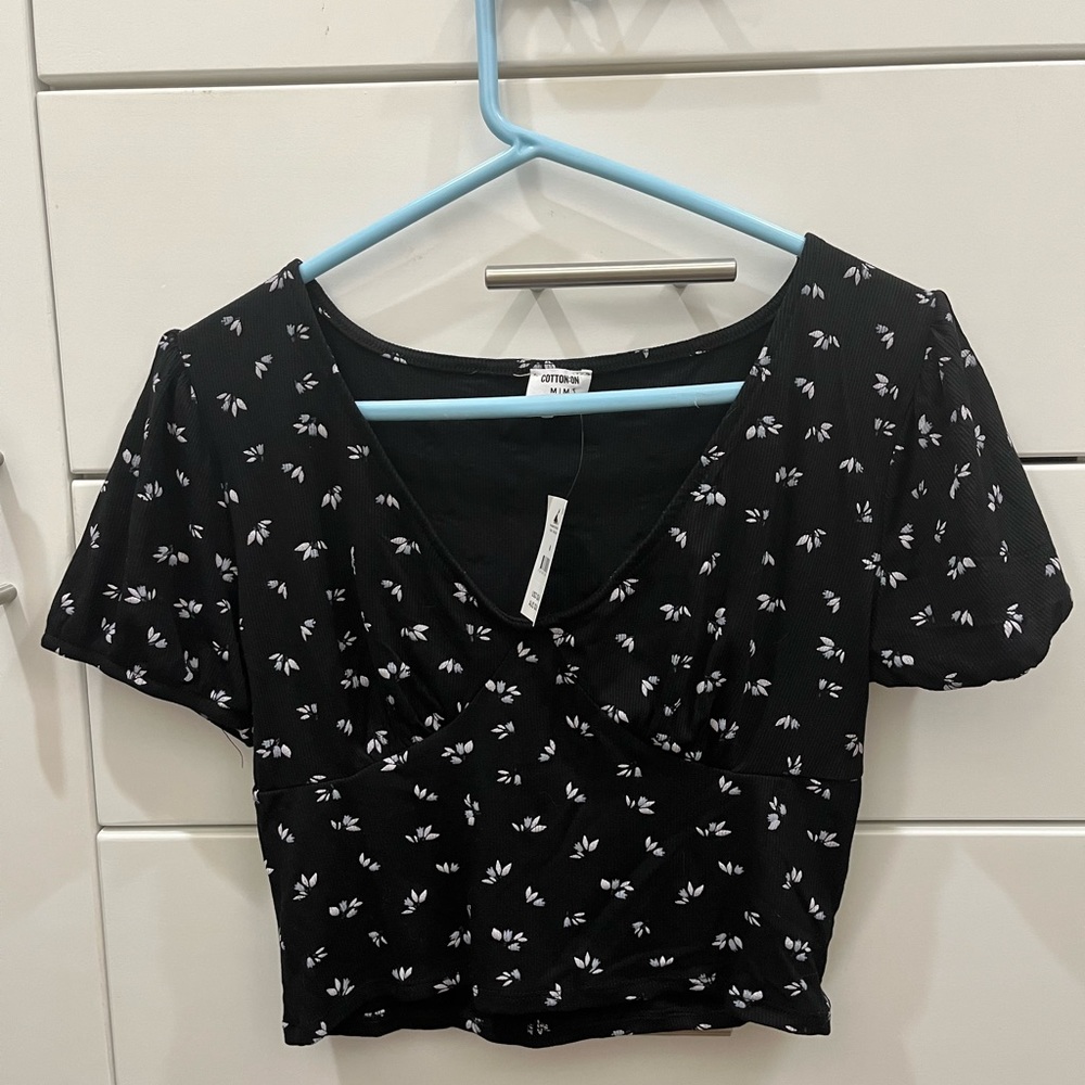 black flower crop top !